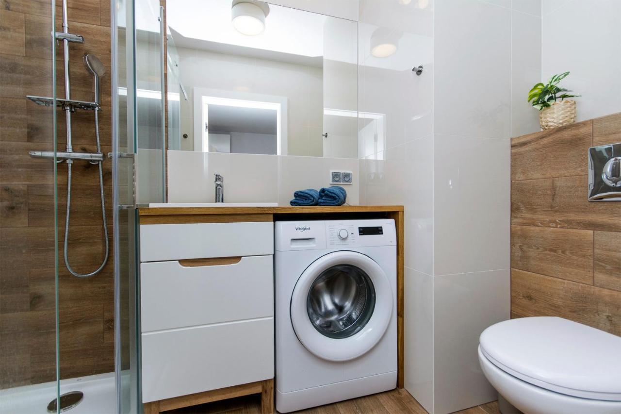 Awanport Rentyear Apartments 그디니아 외부 사진